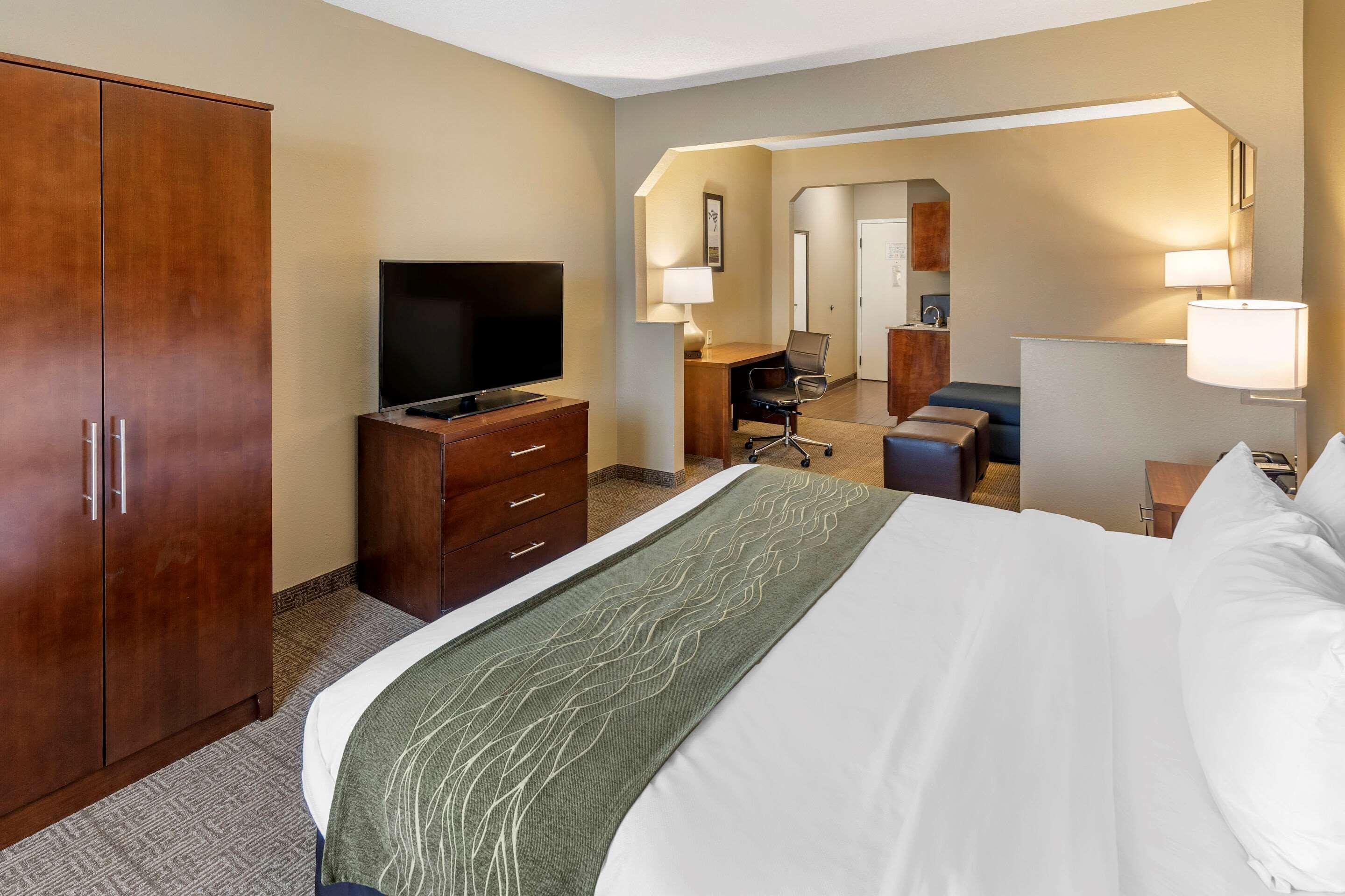 Comfort Inn & Suites Lincoln Bagian luar foto