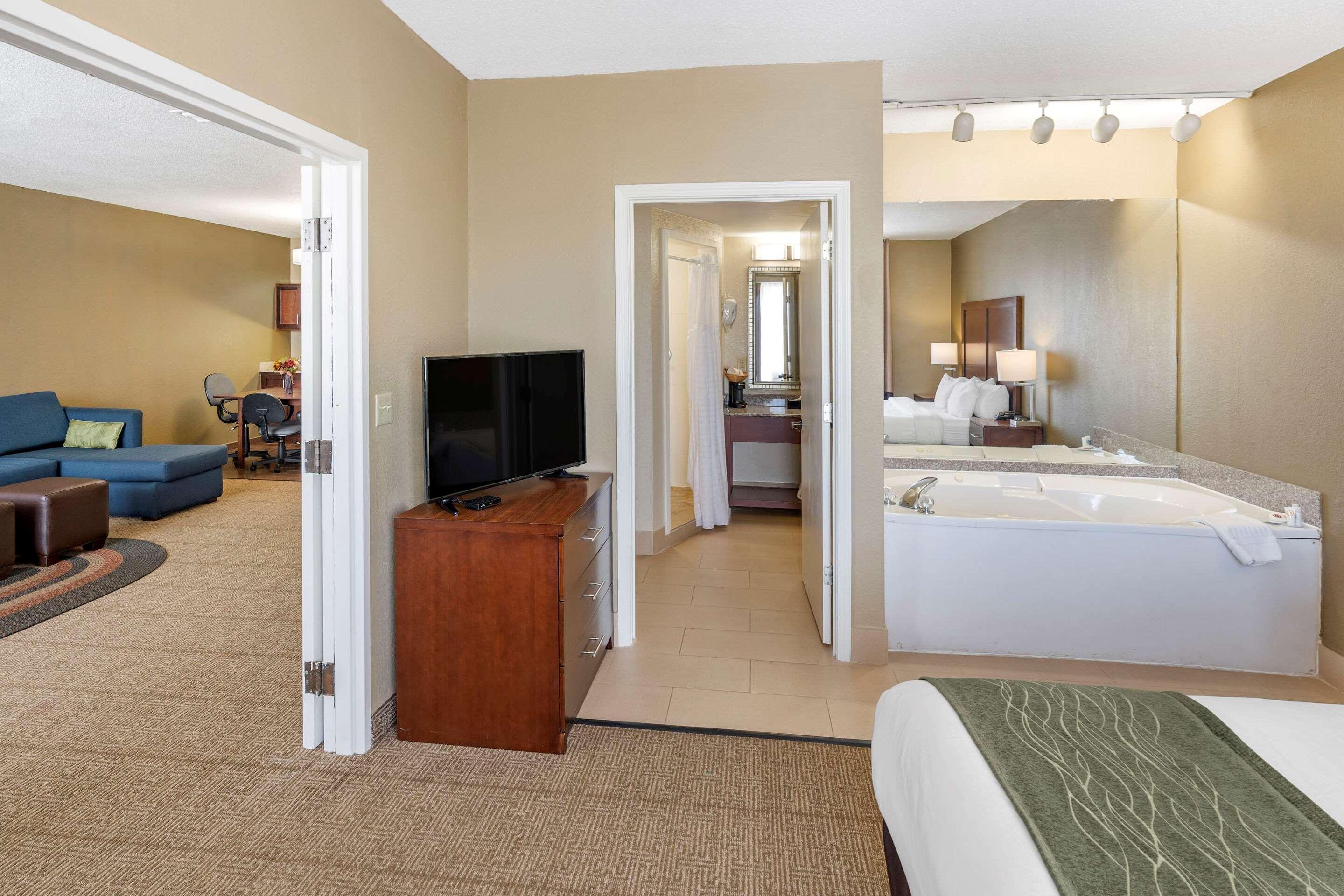 Comfort Inn & Suites Lincoln Bagian luar foto