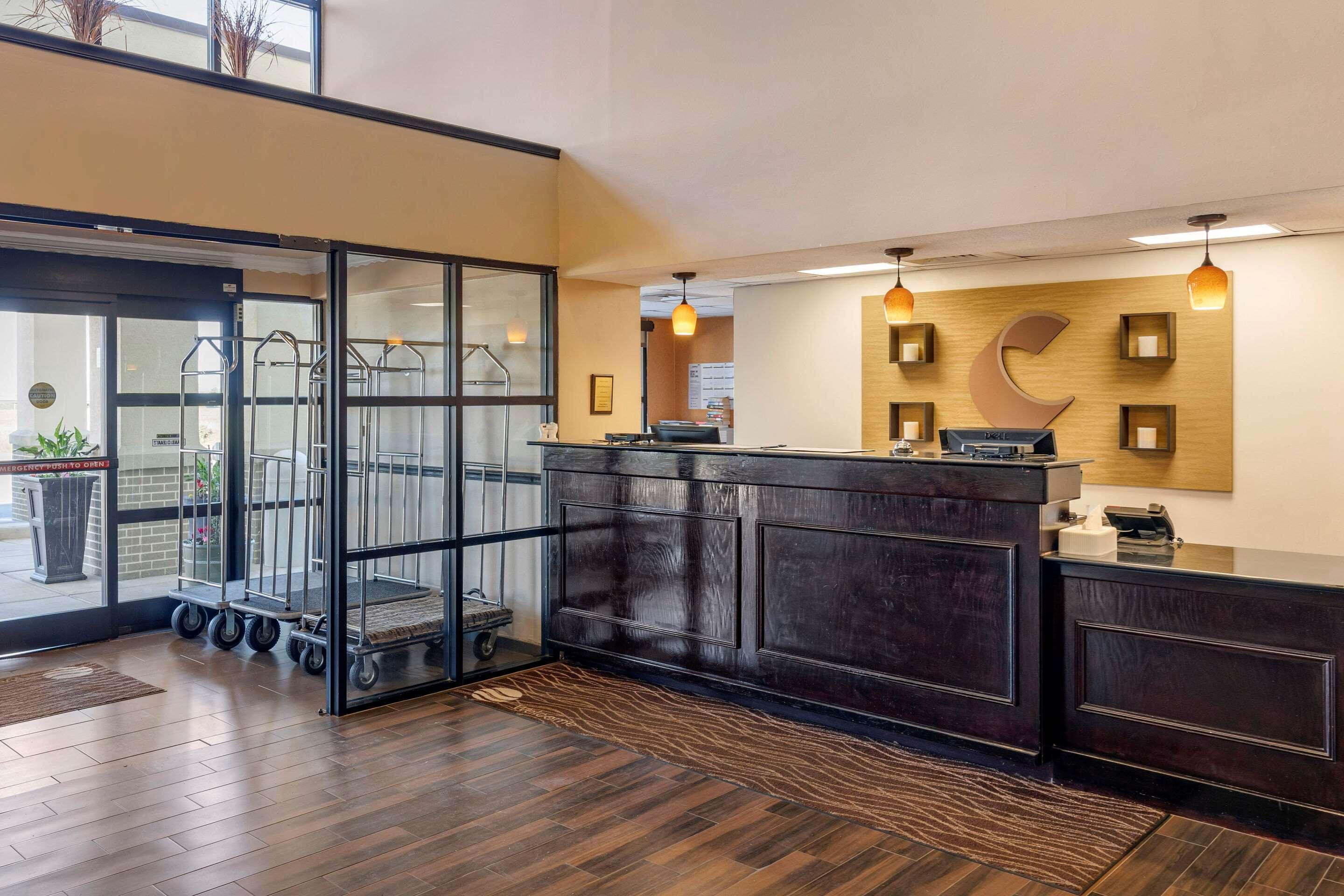 Comfort Inn & Suites Lincoln Bagian luar foto