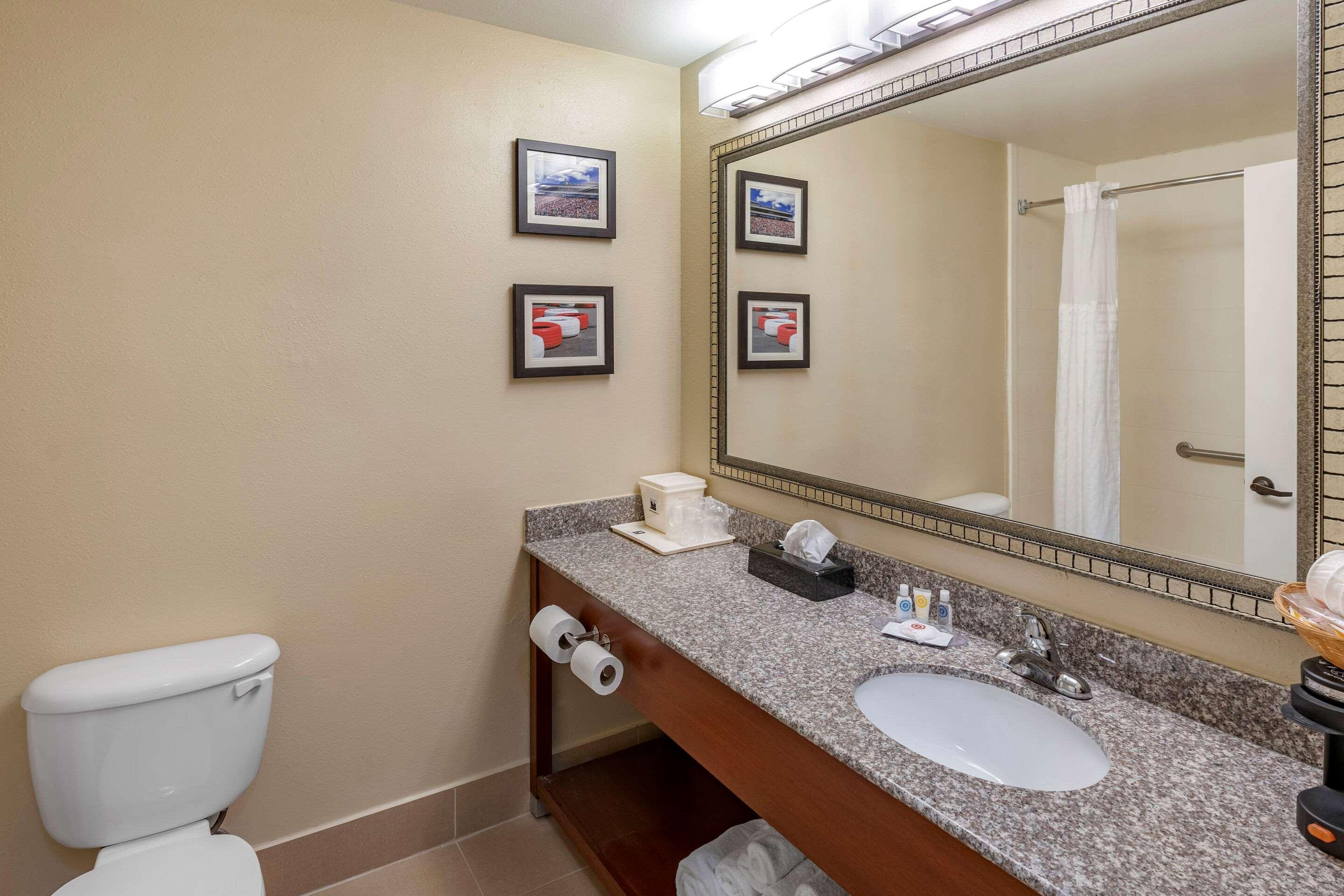 Comfort Inn & Suites Lincoln Bagian luar foto