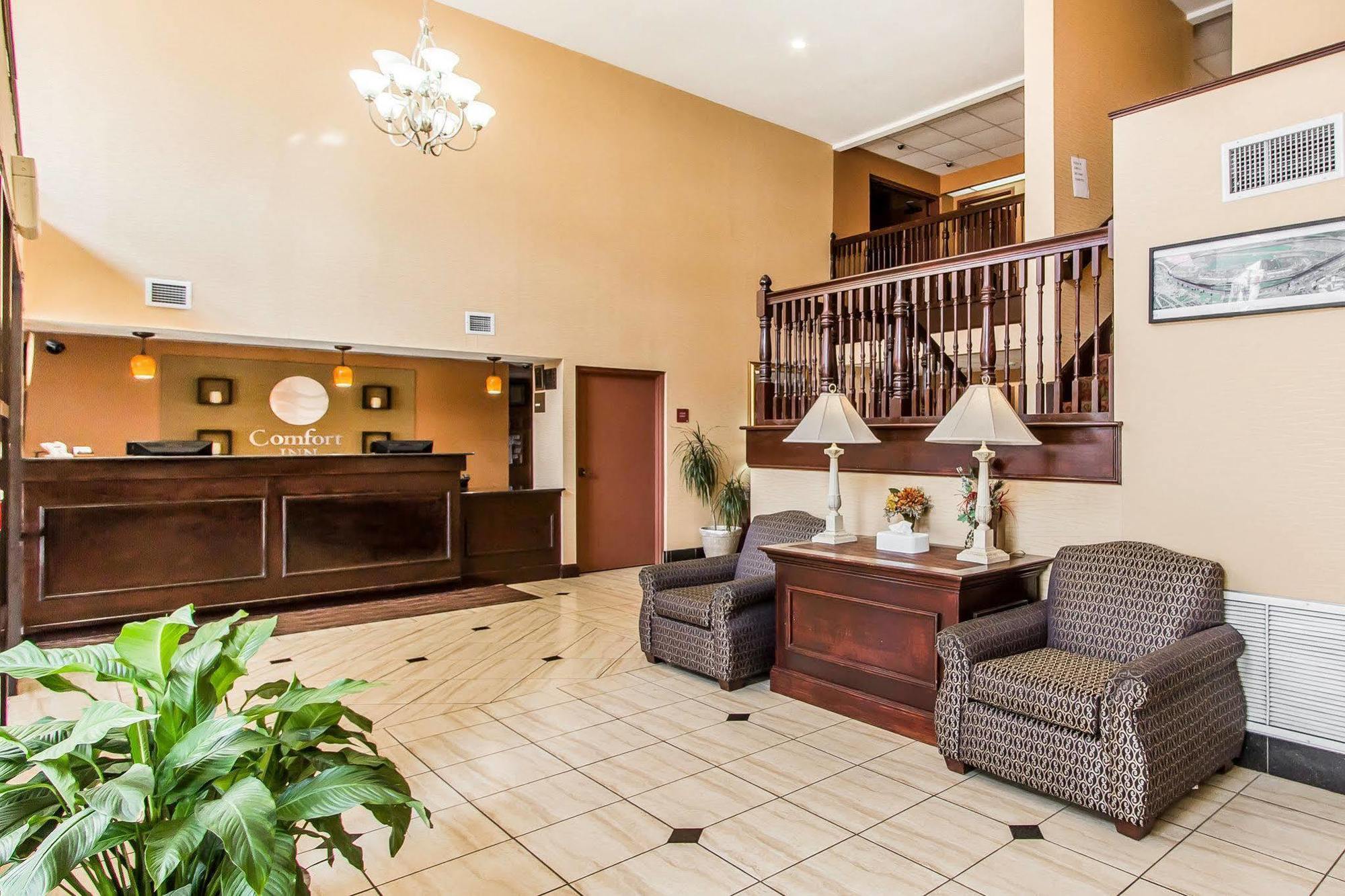 Comfort Inn & Suites Lincoln Bagian luar foto